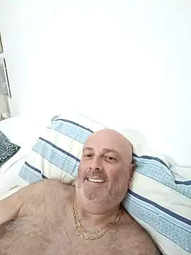 Snapshot of Alexis_Bull chatting on October 17, 2025, 4:20 pm Alexis Bull online show from October 17, 2025, 4:20 pm