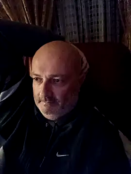 Snapshot of Alexis_Bull chatting on October 18, 2025, 10:21 pm Alexis Bull online show from October 18, 2025, 10:21 pm