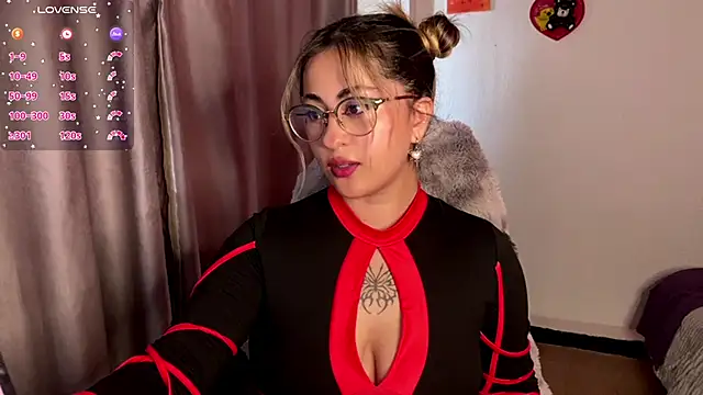 emma  bell  online show from October 31, 2025, 8:21 pm