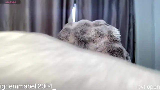 emma  bell  online show from December 2, 2025, 5:08 pm