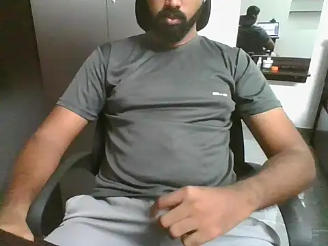 lovelyakash69 online show from November 24, 2025, 4:34 am