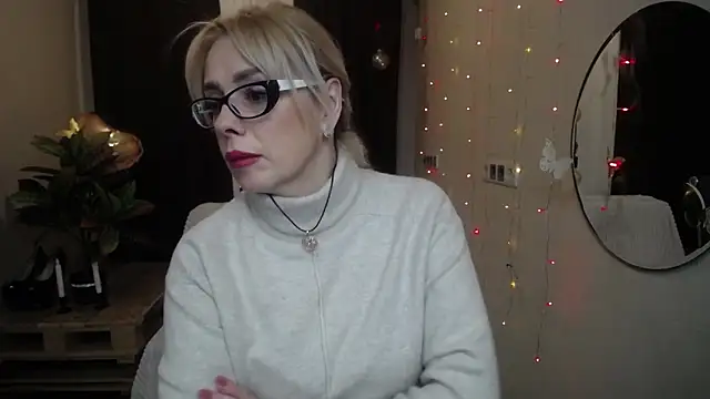 KatrinaCharm online show from March 21, 2025, 4:29 pm