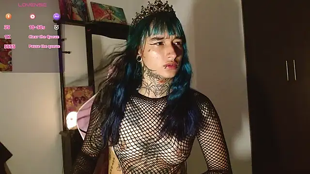 SharaRoss1 online show from September 15, 2025, 9:15 pm