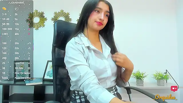Snapshot of _Orquidea_ chatting on September 19, 2025, 1:23 pm Orquidea online show from September 19, 2025, 1:23 pm
