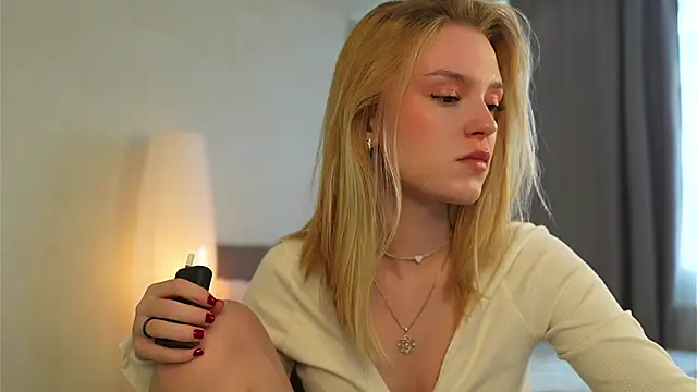 Cyberheart  online show from October 3, 2025, 12:46 pm