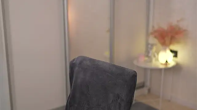 Cyberheart  online show from November 7, 2025, 4:07 pm