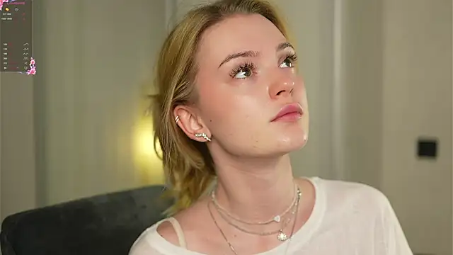 Cyberheart  online show from November 14, 2025, 2:49 pm