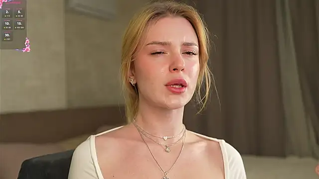 Cyberheart  online show from November 17, 2025, 4:35 pm