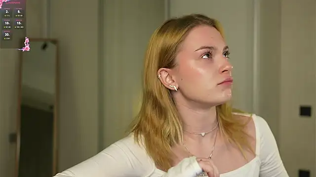 Cyberheart  online show from November 24, 2025, 6:51 pm