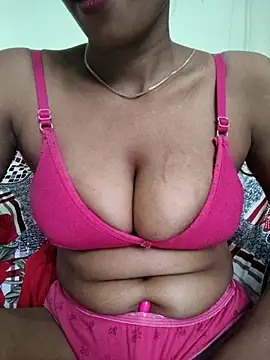 Snapshot of Desi_Bhabi_01 chatting on October 15, 2025, 10:37 am Desi Bhabi 01 online show from October 15, 2025, 10:37 am