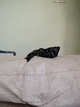 Snapshot of Desi_Bhabi_01 chatting on November 6, 2025, 9:21 am Desi Bhabi 01 online show from November 6, 2025, 9:21 am