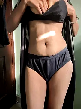 Snapshot of Desi_Bhabi_01 chatting on November 18, 2025, 3:23 am Desi Bhabi 01 online show from November 18, 2025, 3:23 am