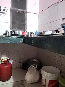 Snapshot of Desi_Bhabi_01 chatting on December 4, 2025, 2:37 pm Desi Bhabi 01 online show from December 4, 2025, 2:37 pm