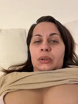 Snapshot of Claudia_hotxxx chatting on October 29, 2025, 6:20 pm Claudia hotxxx online show from October 29, 2025, 6:20 pm