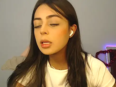 Snapshot of Sweetcandy18_Little chatting on September 28, 2025, 12:27 am Sweetcandy18 Little online show from September 28, 2025, 12:27 am