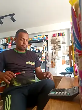 elnegro707070 online show from September 30, 2025, 11:59 am