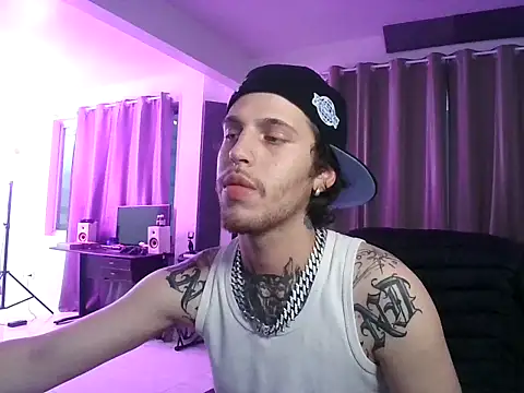 bigrosa21cm online show from November 1, 2025, 9:28 pm