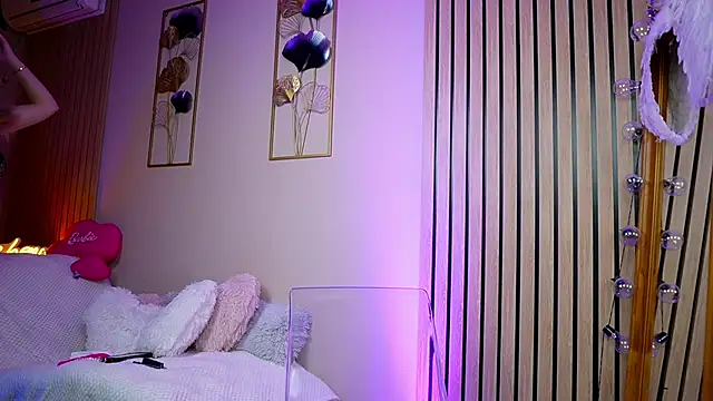 Snapshot of SabrinaJade chatting on November 4, 2025, 6:12 am SabrinaJade online show from November 4, 2025, 6:12 am