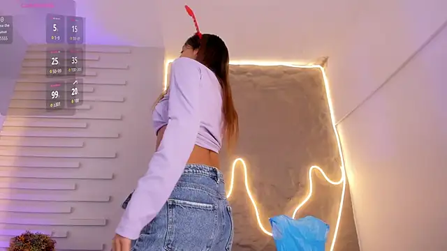 Dulce Quintana online show from December 15, 2025, 12:31 pm