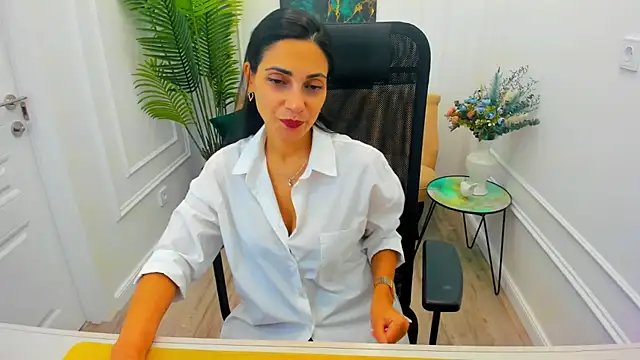 Snapshot of AllaYerty chatting on September 18, 2025, 11:23 am AllaYerty online show from September 18, 2025, 11:23 am