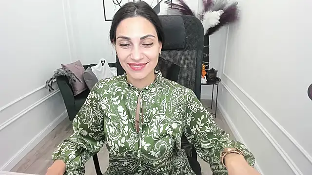 Snapshot of AllaYerty chatting on October 24, 2025, 11:28 am AllaYerty online show from October 24, 2025, 11:28 am