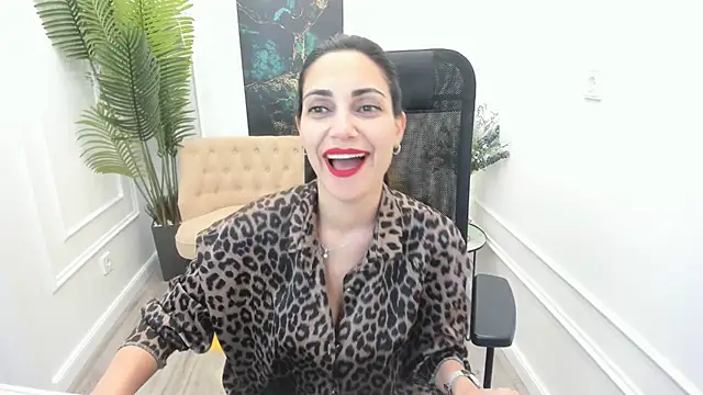 Snapshot of AllaYerty chatting on November 9, 2025, 7:23 pm AllaYerty online show from November 9, 2025, 7:23 pm