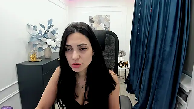 Snapshot of AllaYerty chatting on November 18, 2025, 11:36 am AllaYerty online show from November 18, 2025, 11:36 am