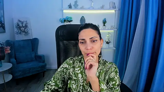 Snapshot of AllaYerty chatting on November 21, 2025, 11:42 am AllaYerty online show from November 21, 2025, 11:42 am