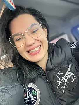 MeekyRich online show from November 21, 2025, 8:46 am