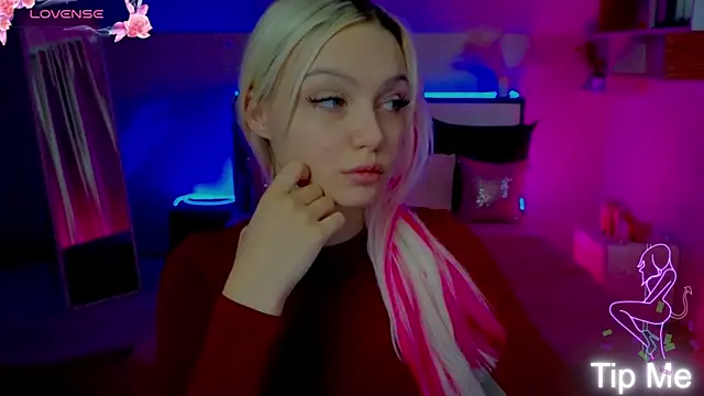 Snapshot of LinaLirian chatting on November 22, 2025, 1:32 pm LinaLirian online show from November 22, 2025, 1:32 pm