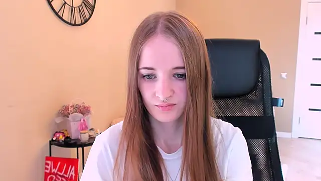 Snapshot of KateKayer chatting on October 19, 2025, 9:10 am KateKayer online show from October 19, 2025, 9:10 am