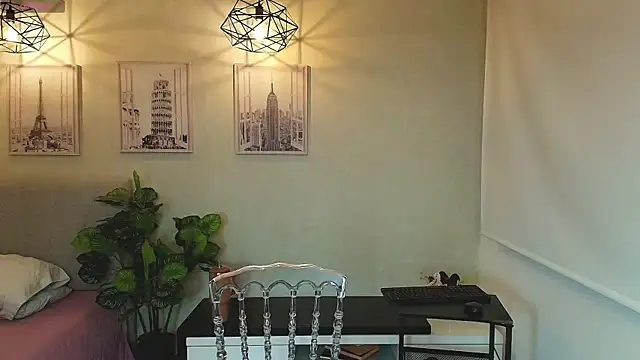  Victoria Collins online show from September 23, 2025, 11:02 am