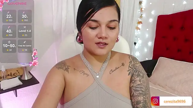 mia traveluxe online show from September 18, 2025, 2:02 am