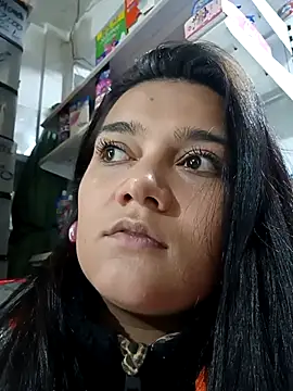 mia traveluxe online show from December 5, 2025, 4:43 am