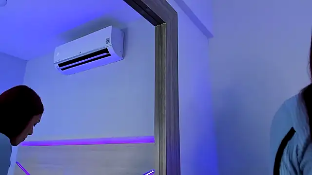 Snapshot of ZoeMorris chatting on October 14, 2025, 11:33 am ZoeMorris online show from October 14, 2025, 11:33 am