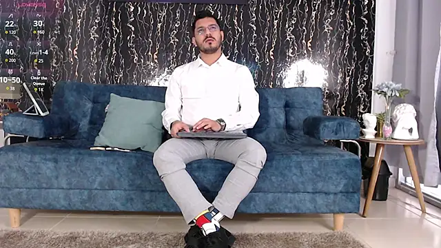 samuelcoopeer online show from November 11, 2025, 1:55 pm