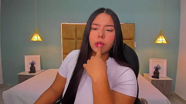 NaniXoxo18 online show from November 8, 2025, 1:00 pm