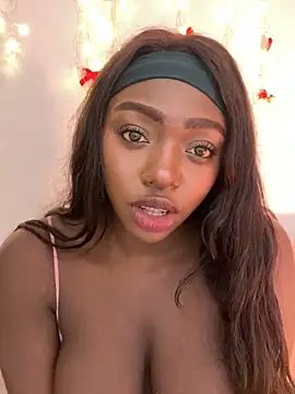 alissradiante1 online show from December 19, 2025, 1:45 am