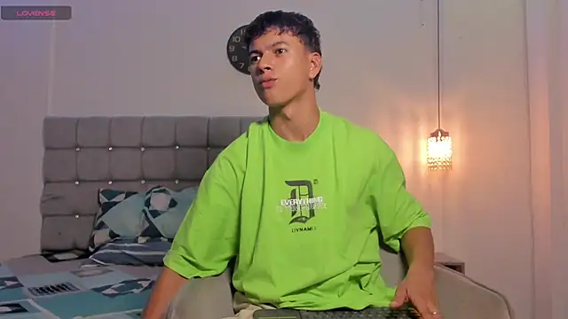 Santy Stump online show from November 14, 2025, 9:13 pm