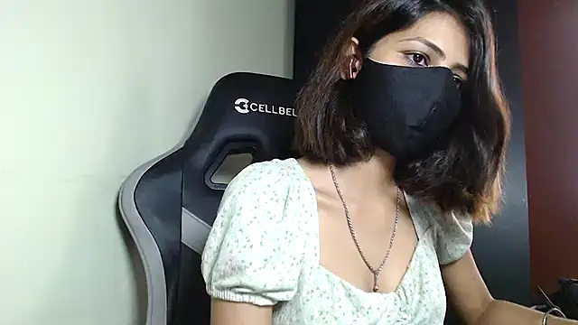 Isha Sax online show from October 9, 2025, 8:23 am