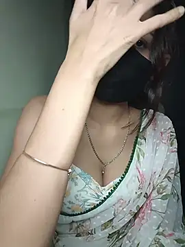 Isha Sax online show from November 7, 2025, 6:35 am