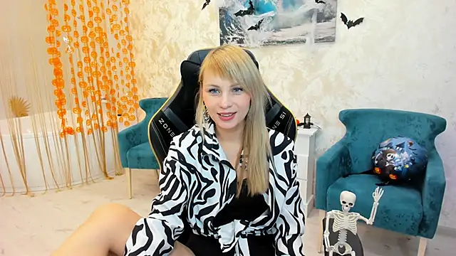 Snapshot of LindaSandy_1 chatting on October 26, 2025, 9:15 am LindaSandy 1 online show from October 26, 2025, 9:15 am