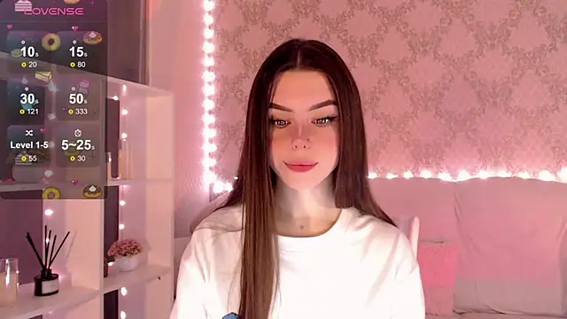 Snapshot of HolyMiax chatting on October 12, 2025, 3:38 am HolyMiax online show from October 12, 2025, 3:38 am