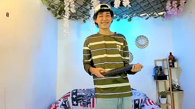 Snapshot of Bastian_boyshot77 chatting on November 17, 2025, 2:23 pm Bastian boyshot77 online show from November 17, 2025, 2:23 pm