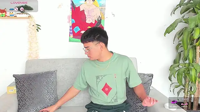 Snapshot of Young_Ben chatting on November 20, 2025, 12:16 pm Young Ben online show from November 20, 2025, 12:16 pm