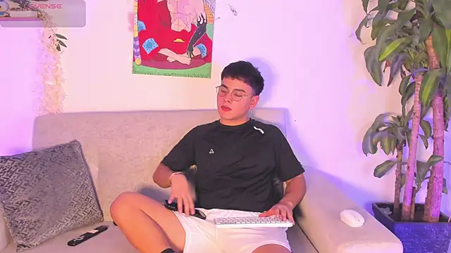 Snapshot of Young_Ben chatting on November 26, 2025, 9:49 pm Young Ben online show from November 26, 2025, 9:49 pm