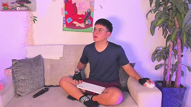 Snapshot of Young_Ben chatting on November 28, 2025, 9:50 pm Young Ben online show from November 28, 2025, 9:50 pm