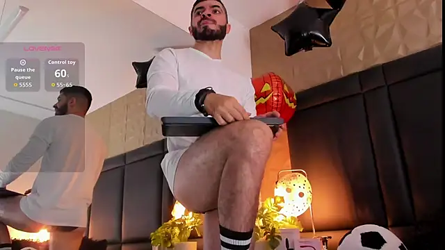 AxelThompson  online show from October 12, 2025, 11:31 am