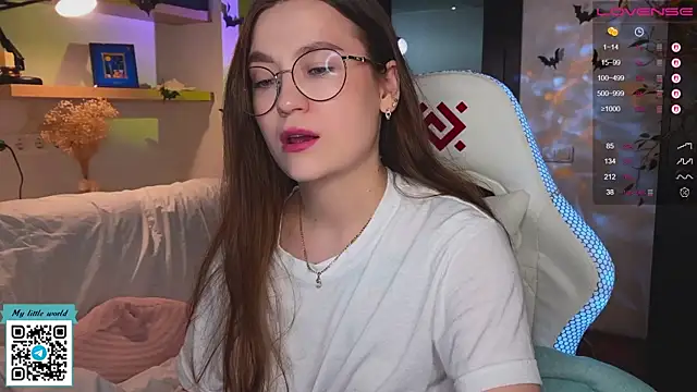 Snapshot of mia_here chatting on November 12, 2025, 1:50 am mia here online show from November 12, 2025, 1:50 am