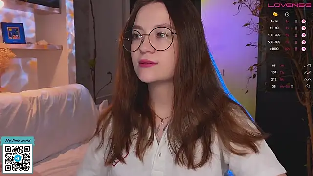 Snapshot of mia_here chatting on November 25, 2025, 2:33 am mia here online show from November 25, 2025, 2:33 am